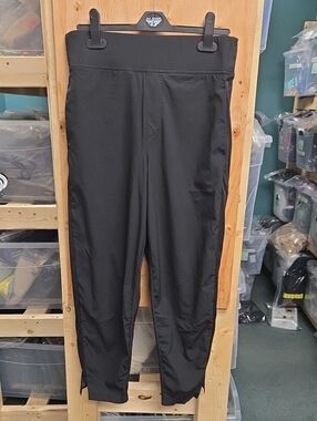 Kirkland Signature Size S Black Lightweight Athleisure Ankle Pant